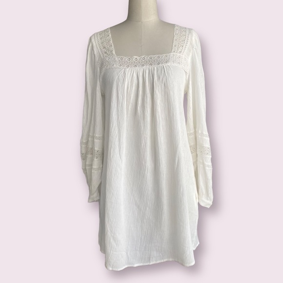 Universal Thread Dresses & Skirts - Women's Balloon Long Sleeve Mini Square Neck Lace Trim Universal Thread Size M